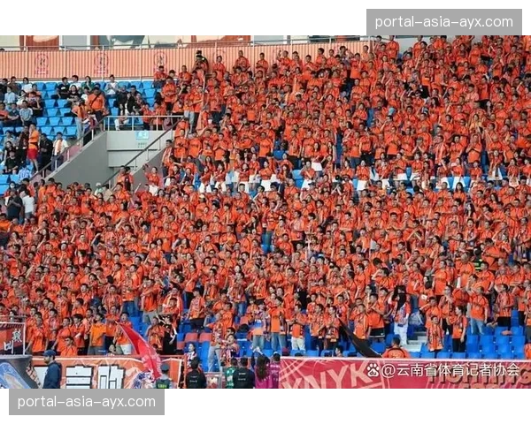 “中超联赛相伴”草根足球节在武汉启动,千余名市民参与 “中超联赛相伴”草根足球节在武汉启动,千余名市民参与